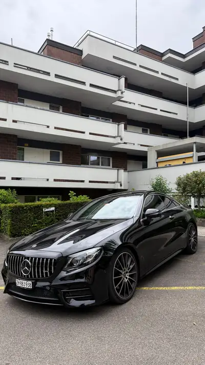 Mercedes-Benz E 220 d Coupé AMG Line — Élégance diesel avec 91'000 km seulement — Innenraum