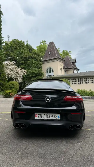Mercedes-Benz E 220 d Coupé AMG Line — Élégance diesel avec 91'000 km seulement — Miniatur 9