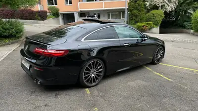 Mercedes-Benz E 220 d Coupé AMG Line — Élégance diesel avec 91'000 km seulement — Miniatur 8