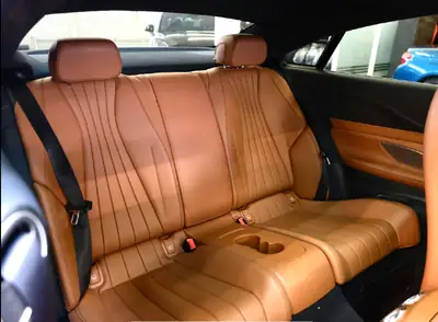 Mercedes-Benz E 220 d Coupé AMG Line — Élégance diesel avec 91'000 km seulement — Miniatur 15