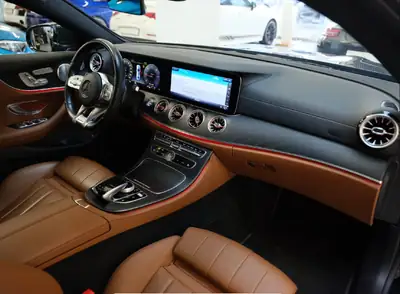 Mercedes-Benz E 220 d Coupé AMG Line — Élégance diesel avec 91'000 km seulement — Miniatur 14