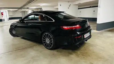 Mercedes-Benz E 220 d Coupé AMG Line — Élégance diesel avec 91'000 km seulement — Miniatur 20