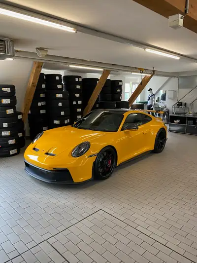Porsche 911 GT3 PDK — Coupé haute performance 510 ch, jaune signal, 3 800 km — Außenansicht