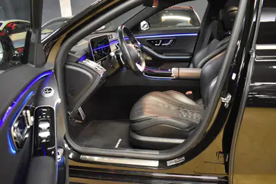 Mercedes-Benz S 400 d 4Matic AMG Line — Berline prestige diesel, 49'000 km seulement — Miniature 13