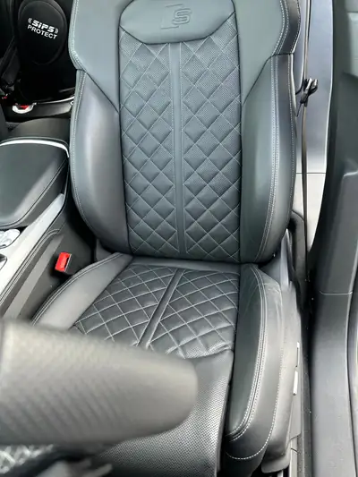 Audi Q8 50 TDI quattro — SUV premium diesel avec équipement complet et faible kilométrage — détail