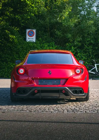 Ferrari FF 2012 — Grand Tourisme V12 iconic, 51'700 km, état impeccable — Miniature 12