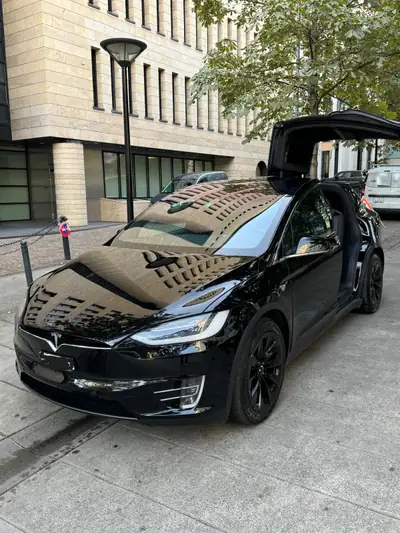 Tesla Model X 100D — 7 places électrique, batteries neuves Tesla 2026 — Außenansicht