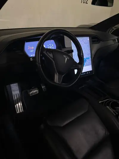 Tesla Model X 100D — 7 places électrique, batteries neuves Tesla 2026 — Armaturenbrett