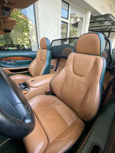 Aston Martin DB7 Vantage Volante 2003 — Cabriolet sportif d'exception, 2 propriétaires suisses — Miniature 11