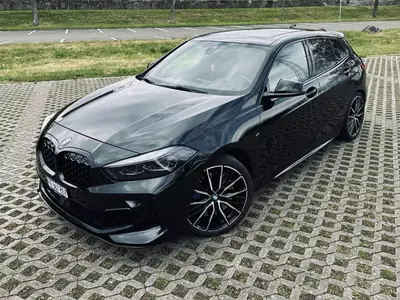BMW M135i xDrive Steptronic — Sportivité premium, 28'000 km seulement — fianco