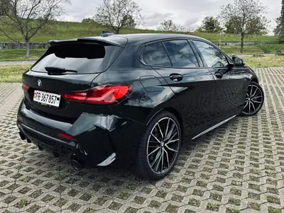 BMW M135i xDrive Steptronic — Sportivité premium, 28'000 km seulement — cruscotto
