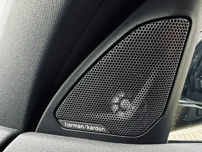 BMW M135i xDrive Steptronic — Sportivité premium, 28'000 km seulement — Miniatura 14