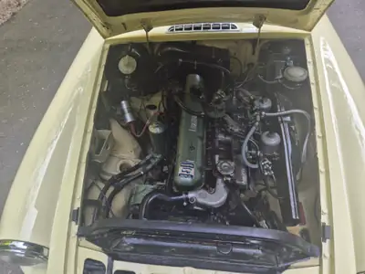 MG MGC GT 6 cylindres Overdrive 1969 — Coupé vintage anglais, état exceptionnel — Seitenansicht