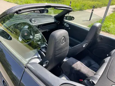 Porsche 911 Carrera 4S Cabriolet 2007 — Roadster légendaire, 355 ch, transmission manuelle — côté