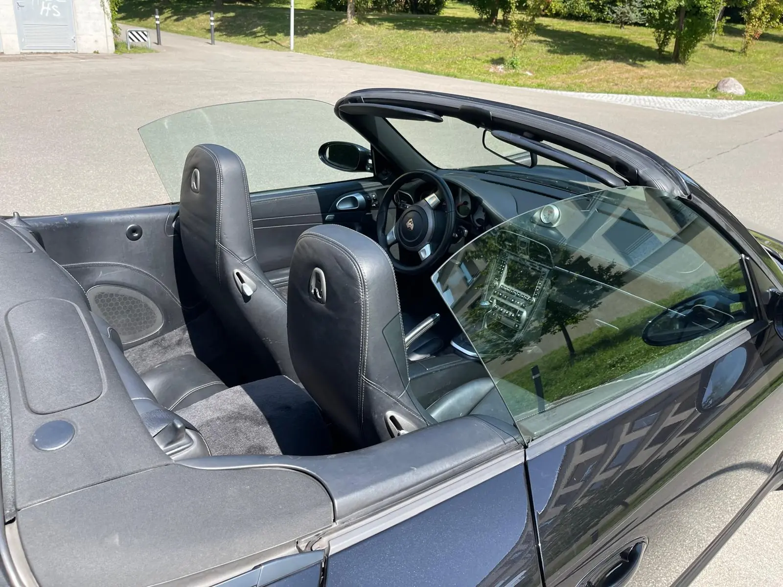 Porsche 911 Carrera 4S Cabriolet 2007 — Roadster légendaire, 355 ch, transmission manuelle — vue extérieure