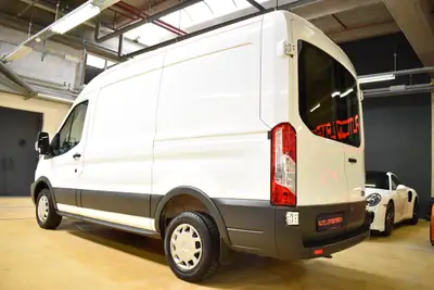 Ford Transit Van 310 L2H2 — Utilitaire robuste 2.2 TDCi, entretien récent — arrière