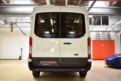 Ford Transit Van 310 L2H2 — Utilitaire robuste 2.2 TDCi, entretien récent — détail