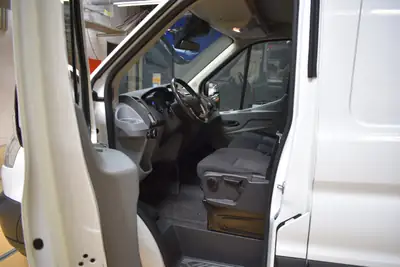 Ford Transit Van 310 L2H2 — Utilitaire robuste 2.2 TDCi, entretien récent — Miniature 8