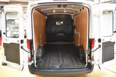 Ford Transit Van 310 L2H2 — Utilitaire robuste 2.2 TDCi, entretien récent — Miniature 19