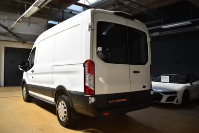 Ford Transit Van 350 L2 Trail — Utilitaire hybride mild-hybrid, 41 000 km seulement — côté