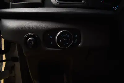 Ford Transit Van 350 L2 Trail — Utilitaire hybride mild-hybrid, 41 000 km seulement — Miniature 12