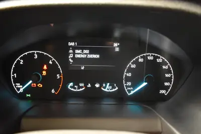 Ford Transit Van 350 L2 Trail — Utilitaire hybride mild-hybrid, 41 000 km seulement — Miniature 21