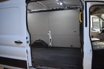 Ford Transit Van 350 L2 Trail — Utilitaire hybride mild-hybrid, 41 000 km seulement — Miniature 23