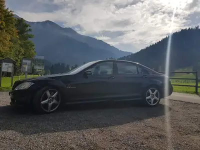 Mercedes-Benz S 65 AMG L — Berline de prestige, 612 ch et élégance intemporelle — vista posteriore