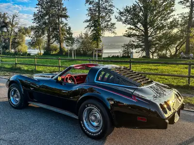 Chevrolet Corvette C3 Anniversary 1978 — Légende américaine entièrement révisée, état collection — Außenansicht