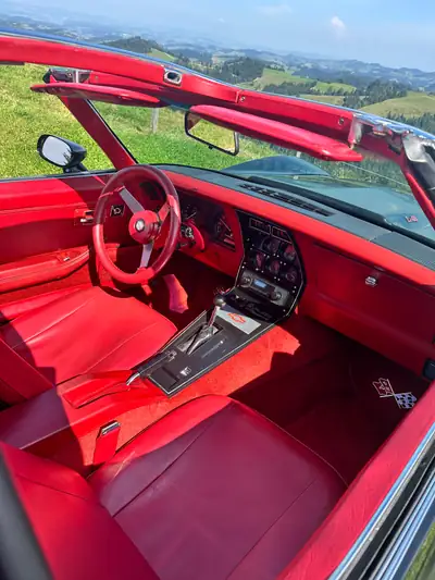 Chevrolet Corvette C3 Anniversary 1978 — Légende américaine entièrement révisée, état collection — Innenraum