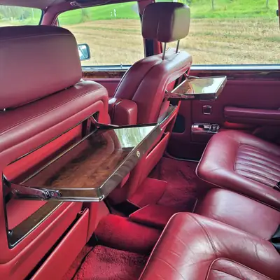 Rolls-Royce Silver Spirit 1988 — Statut Vétéran, Légendaire Britannique — Miniature 9