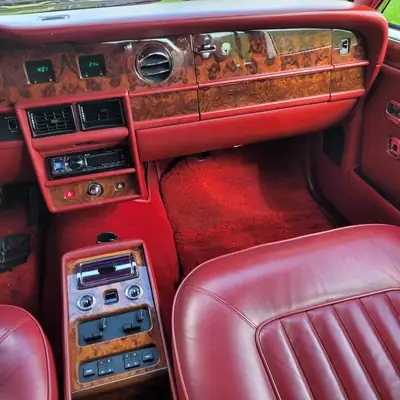 Rolls-Royce Silver Spirit 1988 — Statut Vétéran, Légendaire Britannique — Miniature 7