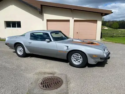 Pontiac Firebird Trans Am 1975 — Muscle car légendaire, V8 6.5L authentique — tableau de bord
