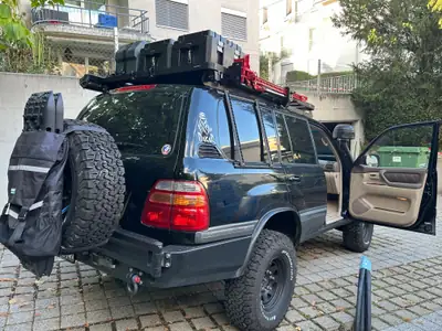 Toyota Land Cruiser 500 4.2 TD — Le SUV de légende, motorisation diesel robuste — côté