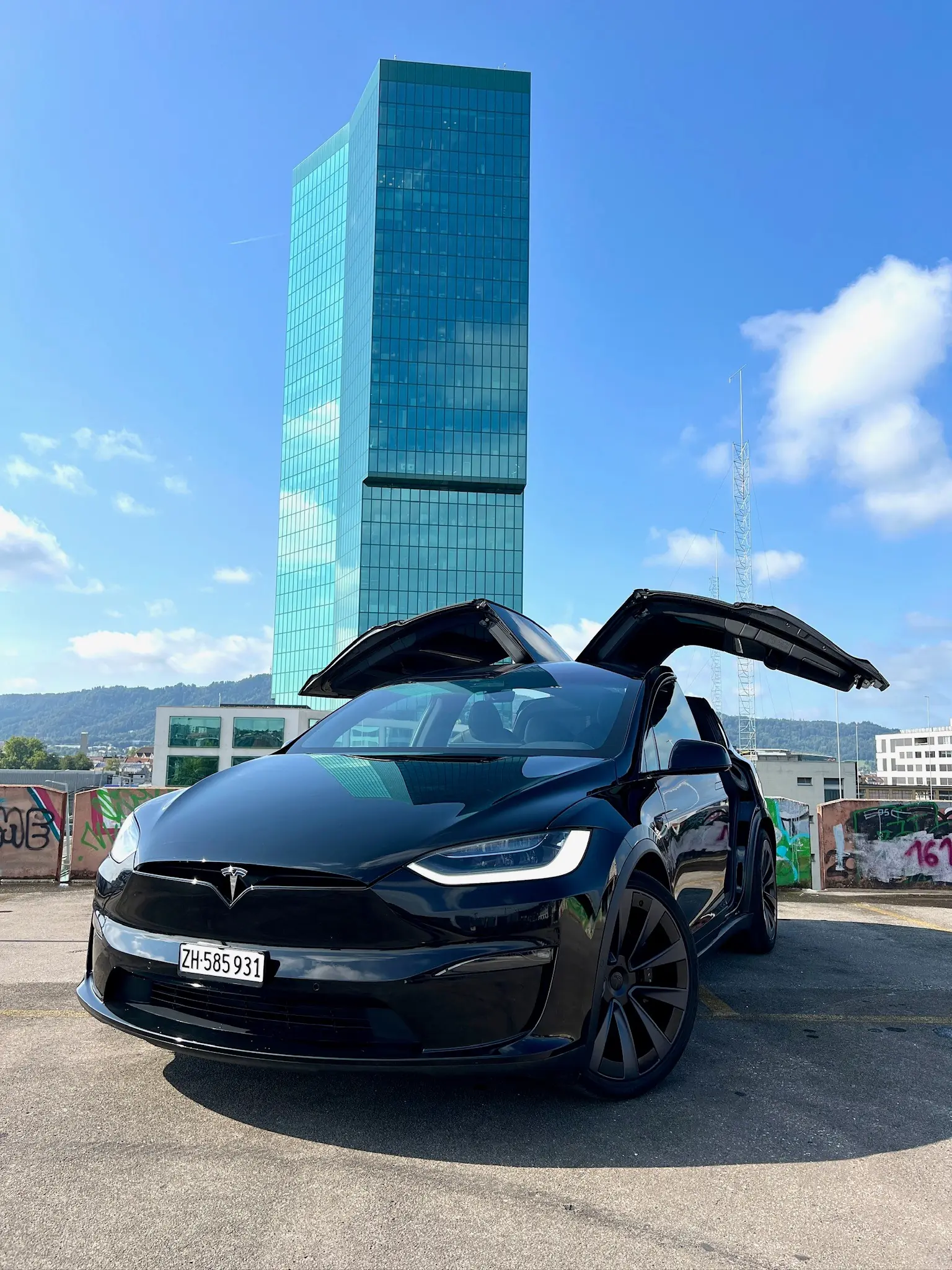 Tesla Model X 100kWh Plaid — SUV électrique haute performance, 58'000 km seulement — Außenansicht