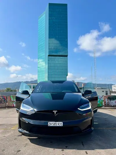 Tesla Model X 100kWh Plaid — SUV électrique haute performance, 58'000 km seulement — Innenraum