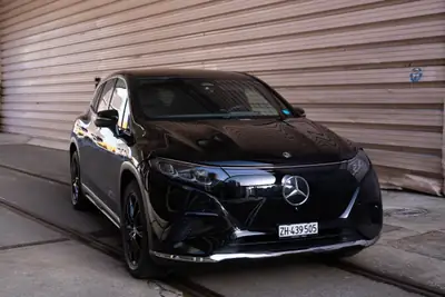 Mercedes-Benz EQS SUV 450 4Matic — SUV électrique premium, 360 ch et 78'000 km — vue extérieure