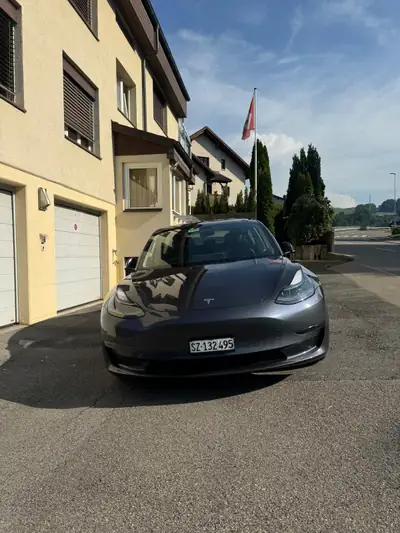 Tesla Model 3 Performance Dual Motor AWD — Électrique haute performance, 62'000 km — côté