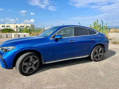 Mercedes-Benz GLC 220 Coupé — Diesel Mild Hybrid, 28 000 km, traction intégrale — fianco