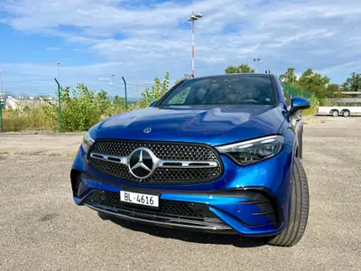 Mercedes-Benz GLC 220 Coupé — Diesel Mild Hybrid, 28 000 km, traction intégrale — interni