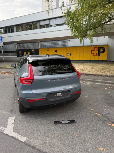 Volvo XC40 P8 AWD Pure Electric R-Design — SUV électrique premium, 75 900 km seulement — Miniature 7