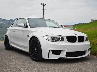 BMW 1er M Coupé 2011 — 340 ch, boîte manuelle, excellent état — vue extérieure