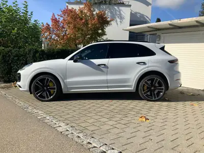 Porsche Cayenne Turbo S E-Hybrid — SUV hybride rechargeable haute performance, 79'000 km — cruscotto