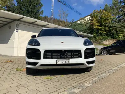 Porsche Cayenne Turbo S E-Hybrid — SUV hybride rechargeable haute performance, 79'000 km — interni