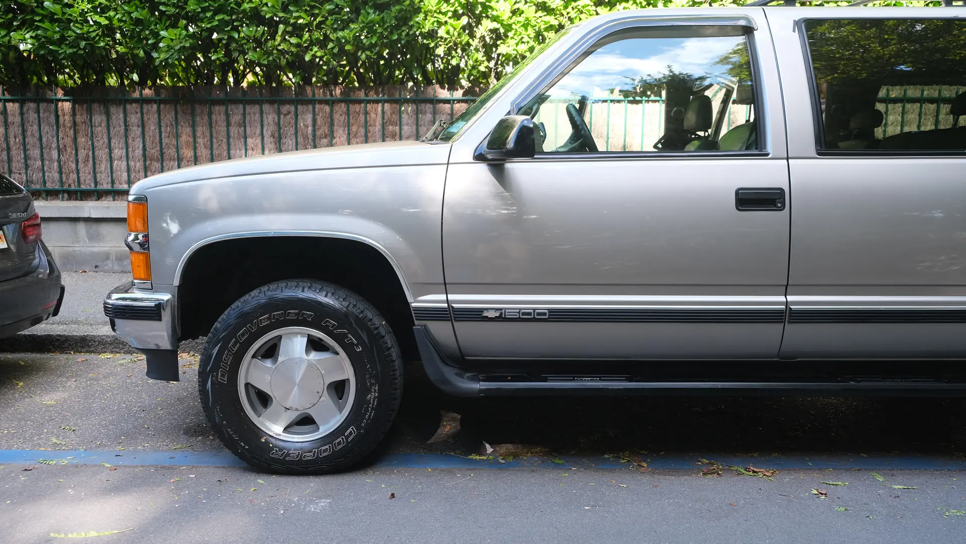 Chevrolet Suburban 1999 occasion Genève — 3