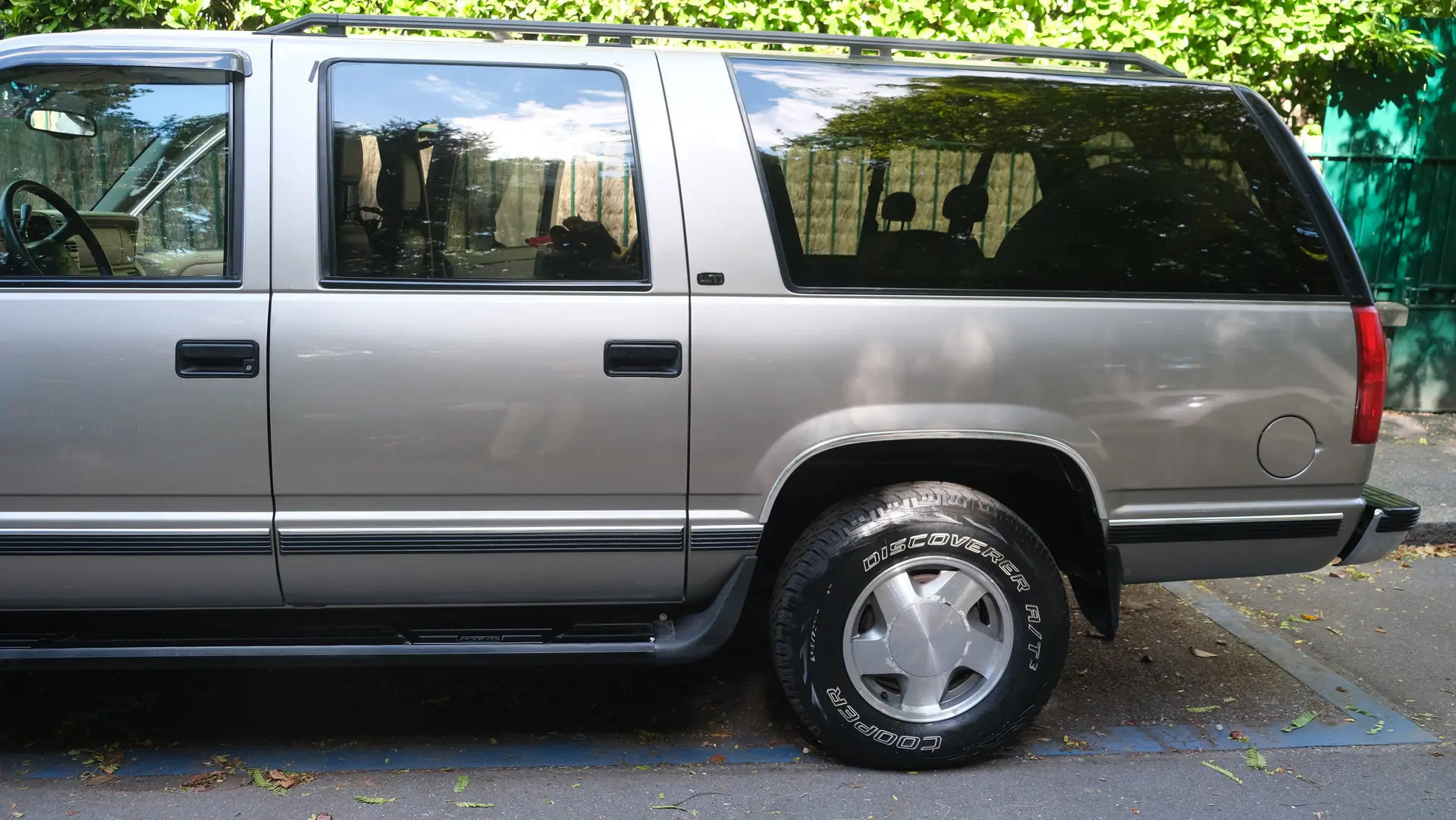 Chevrolet Suburban 1999 occasion Genève — 4