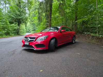 Mercedes-Benz E 350 Coupé 4Matic — Sportivité et prestige, moteur 306 ch — Seitenansicht