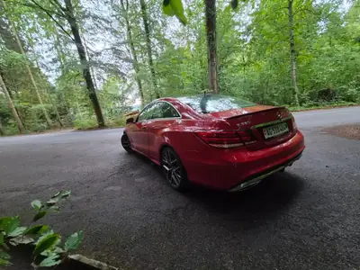 Mercedes-Benz E 350 Coupé 4Matic — Sportivité et prestige, moteur 306 ch — Miniatur 7