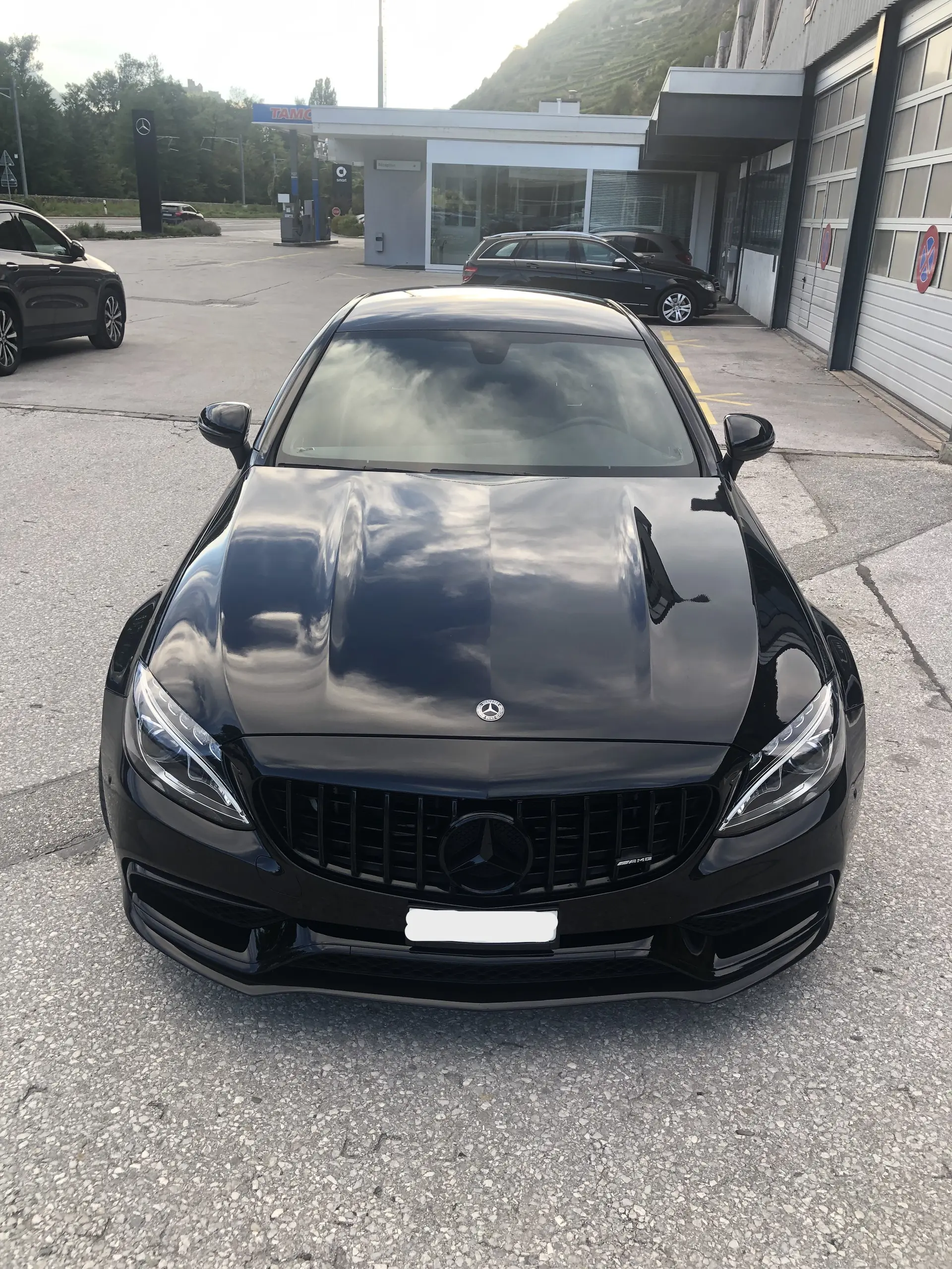 Mercedes-Benz C 63 AMG Speedshift — Coupé haute performance, 476 ch sans compromis — vue extérieure