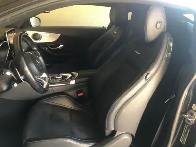 Mercedes-Benz C 63 AMG Speedshift — Coupé haute performance, 476 ch sans compromis — tableau de bord